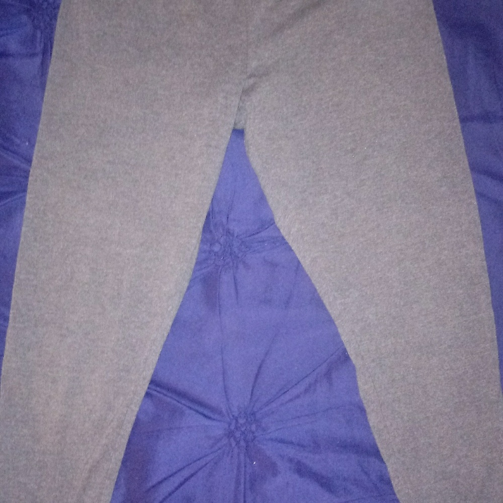 Dark grey leggings